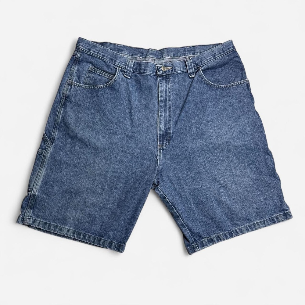 Wrangler medium wash denim carpenter jorts, size 40